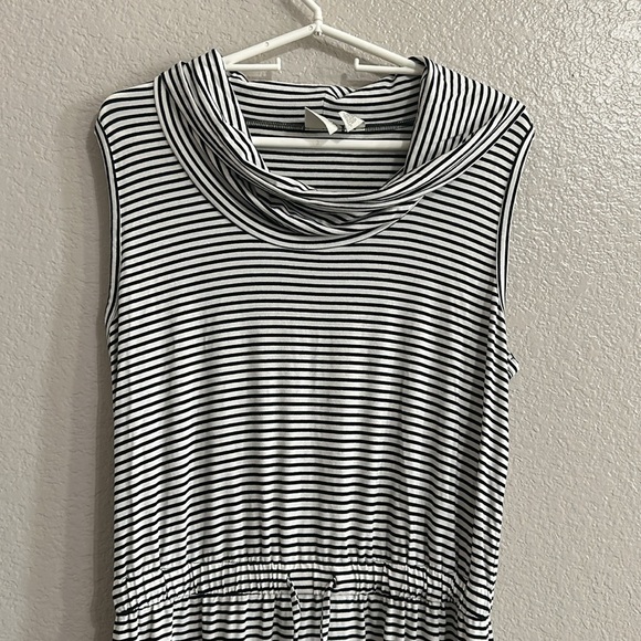 ZENERGY BY CHICO’S Sleeveless Black/White stripe Cowl Neck Maxi Dress Size 1 - Picture 3 of 7